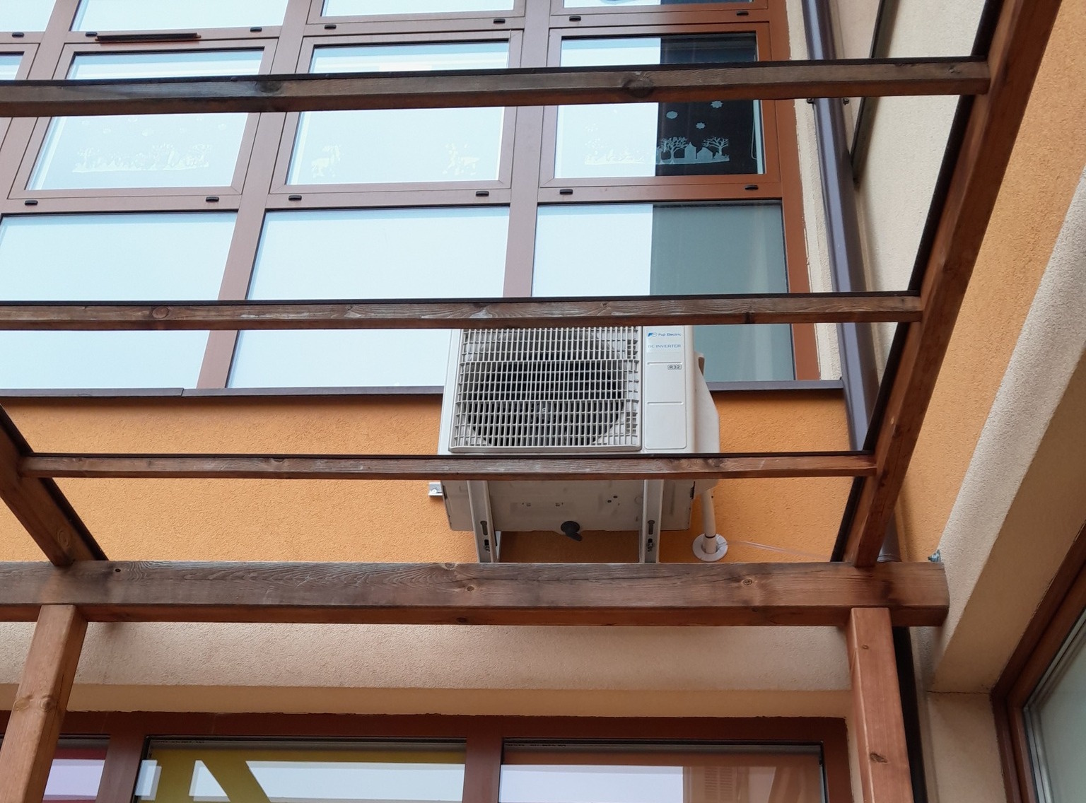 Montaż klimatyzacji przez technika